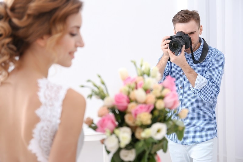 What Should Photographers Wear At Weddings?